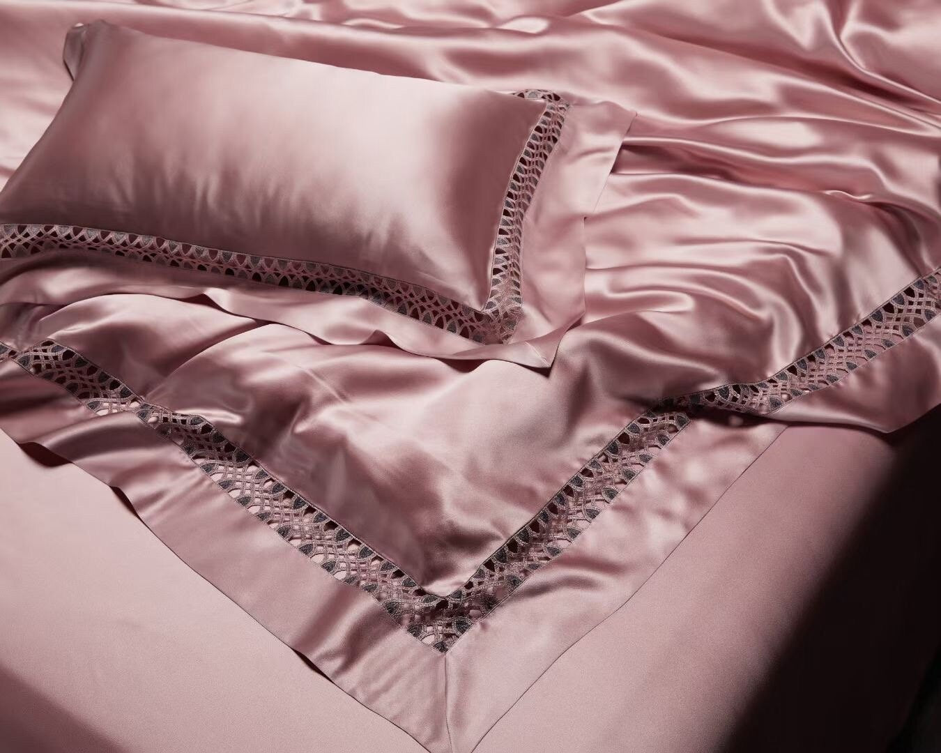 Anna Pink - 25 momme Lace Silk bedding Set 4pcs - 1x Duvet Cover, 1x Sheet, 2x Pillowcases, 100% SILK