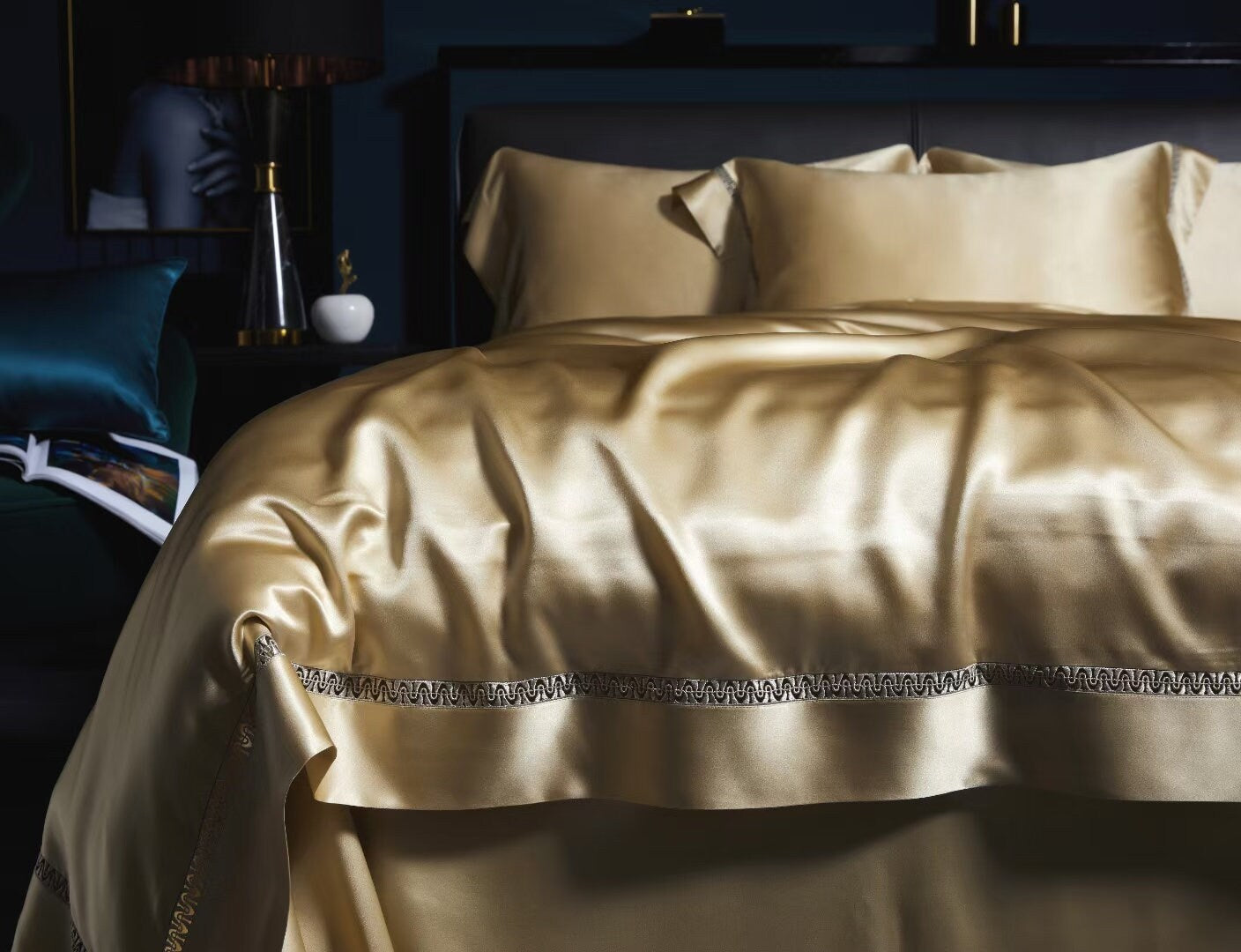 Champagne Gold - 25 momme Lace Silk bedding Set 4pcs - 1x Duvet Cover, 1x Sheet, 2x Pillowcases, 100% SILK