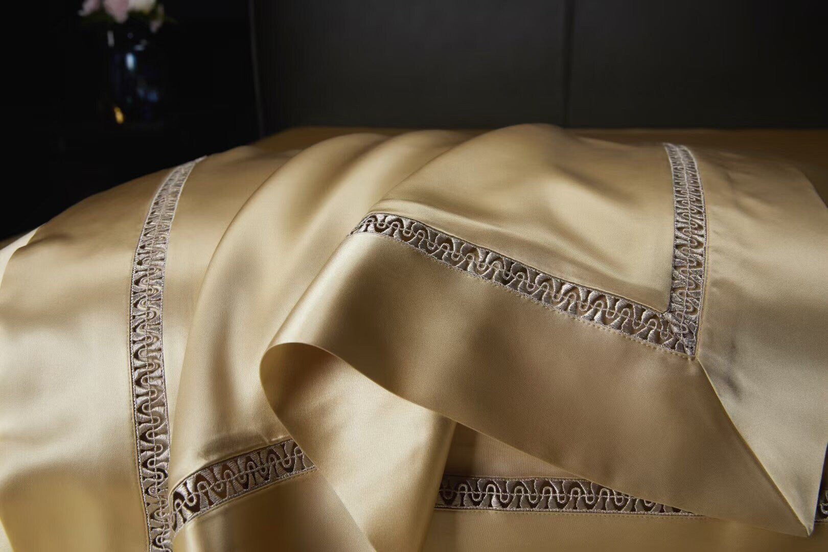 Champagne Gold - 25 momme Lace Silk bedding Set 4pcs - 1x Duvet Cover, 1x Sheet, 2x Pillowcases, 100% SILK