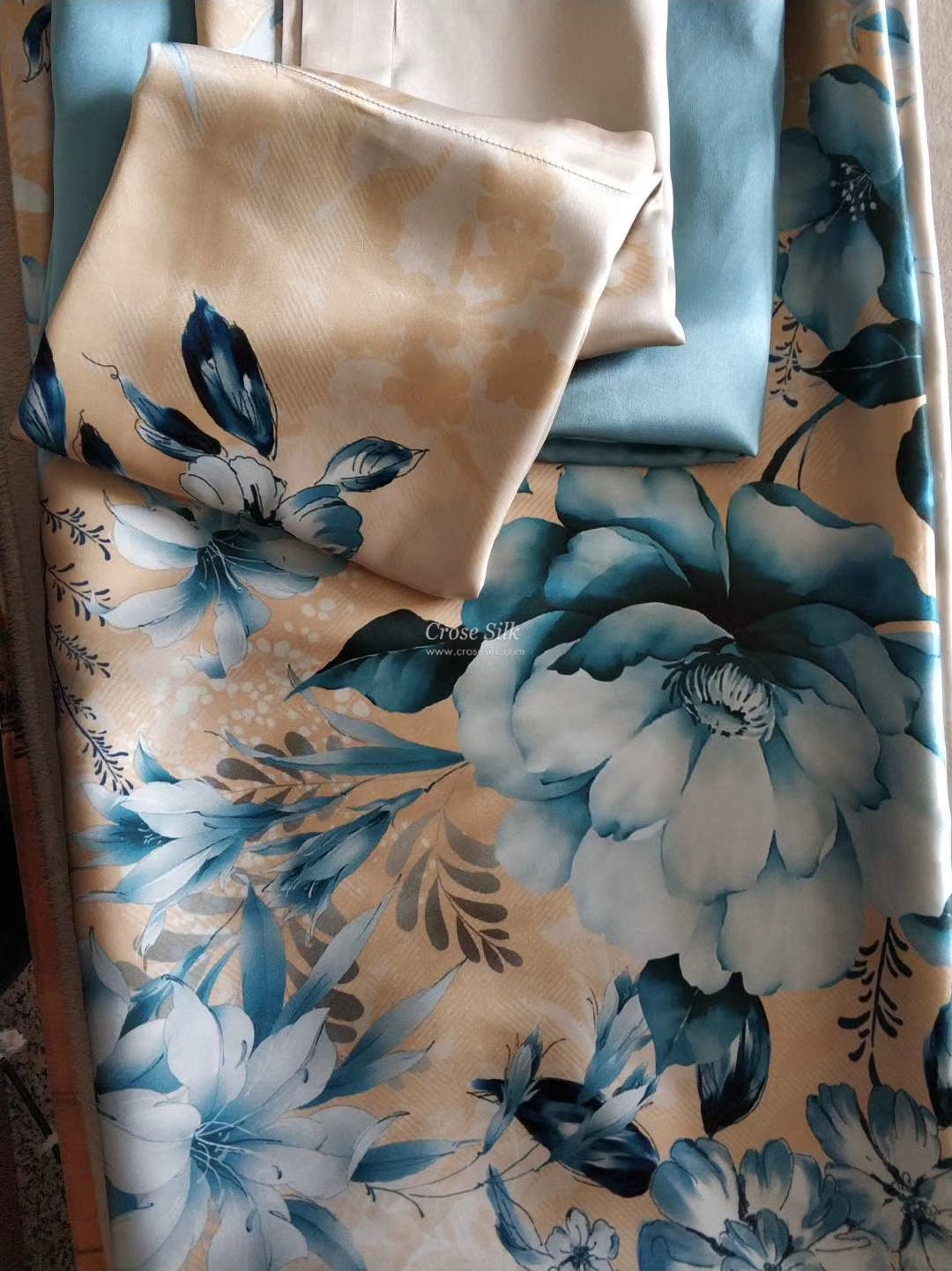 BLOSSOM BLUE - 16 Momme 100% Silk Bedding 4pcs Suite