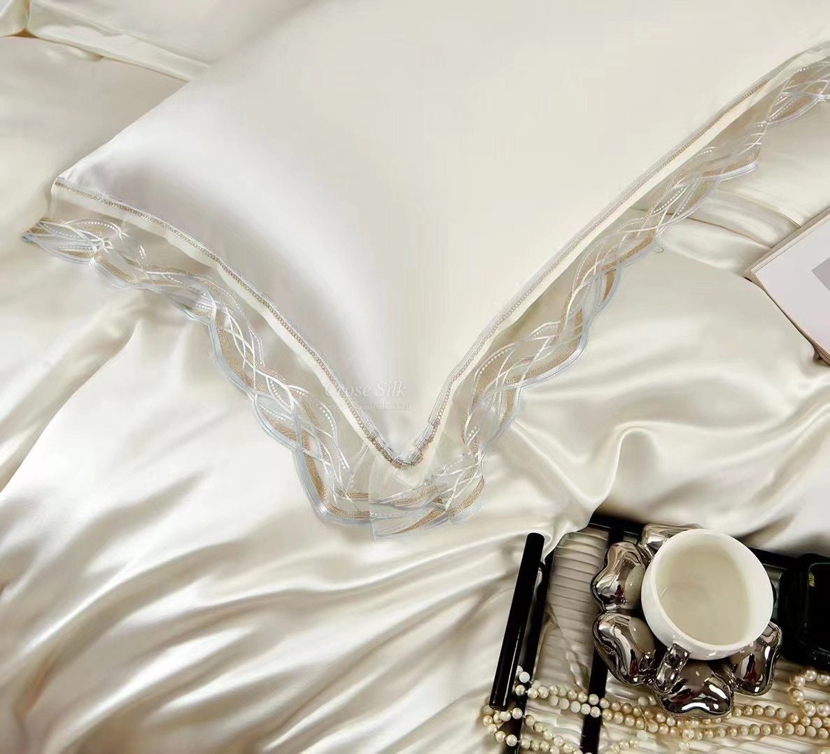 PEAL WHITE Lace - 25 momme Lace Silk bedding Set 4pcs - 1x Duvet Cover, 1x Sheet, 2x Pillowcases, 100% SILK