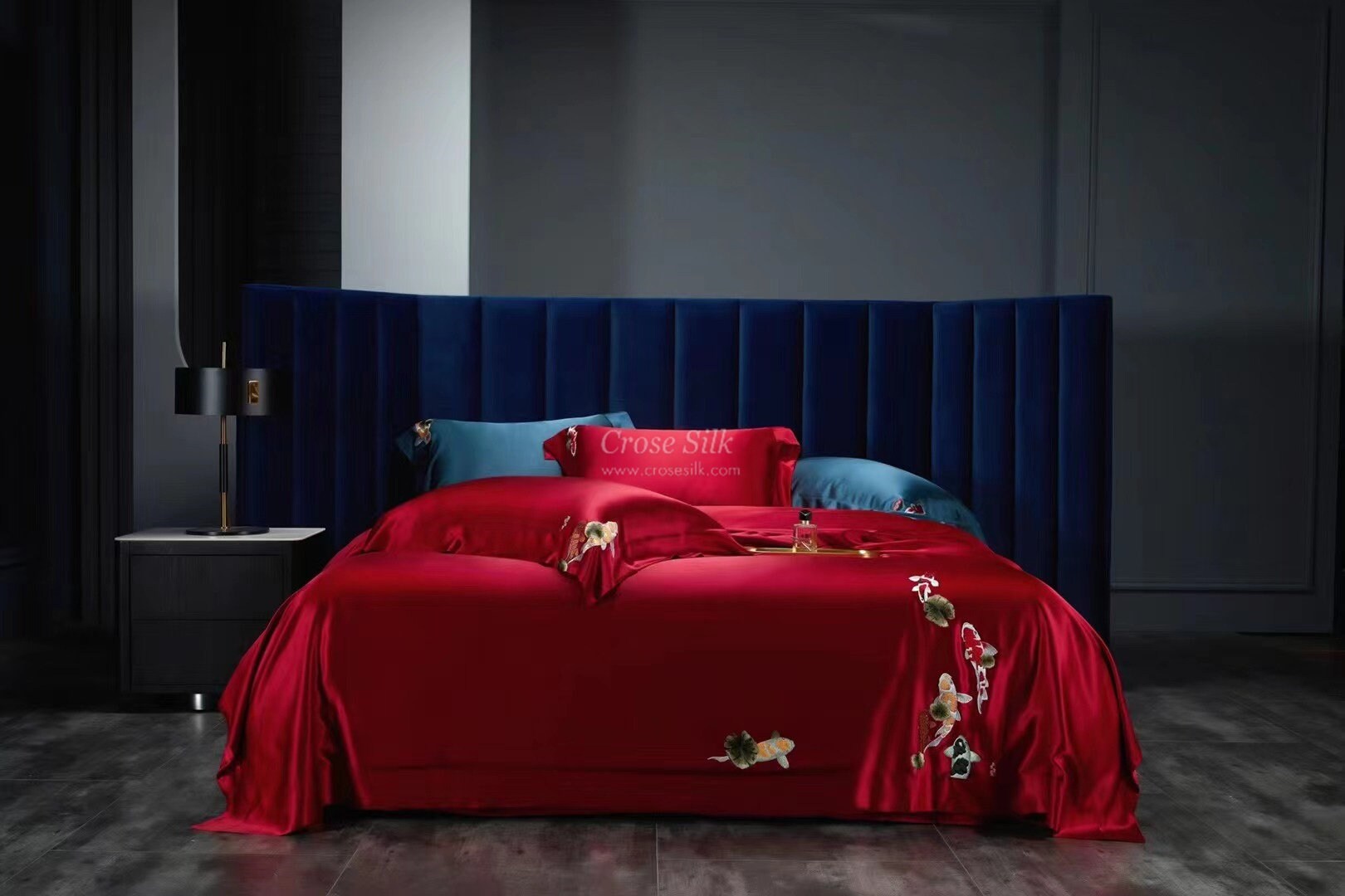 CRIMSON EMBROIDERY - 25 Momme 100% Mulberry Silk Bedding Set 4 pieces