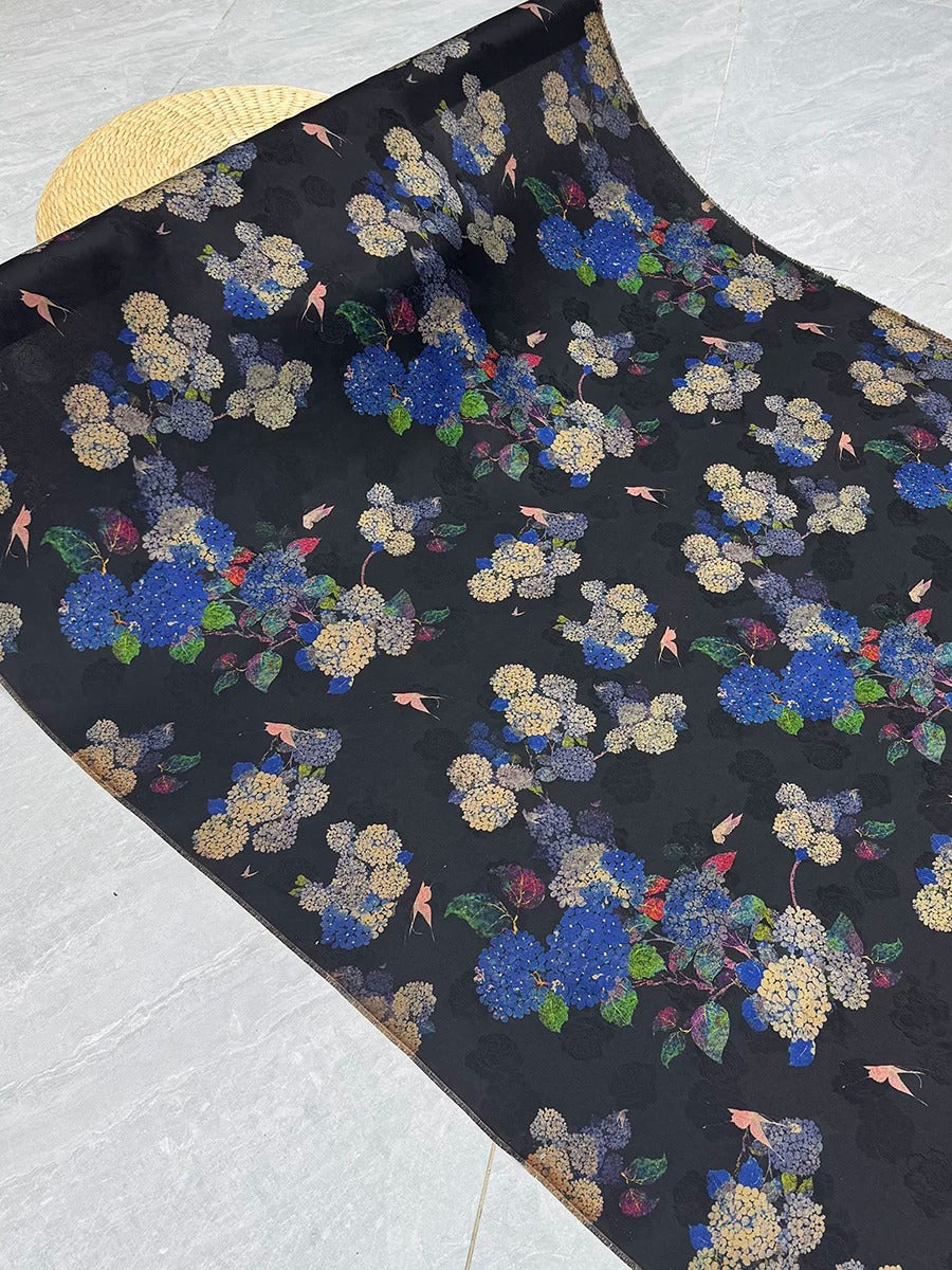 清欢簇 Mud Silk fabric, Jacquard HUALUO, 25 momme 110cm wide by the Yard