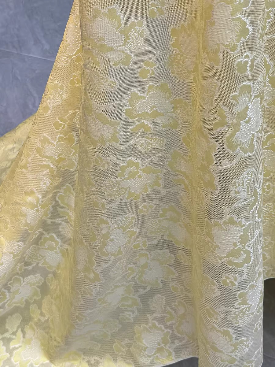 李德喜。四经八纬色织罗XYLN004 - Leno silk fabric, light yellow peony , 25 momme 114cm wide by the yard