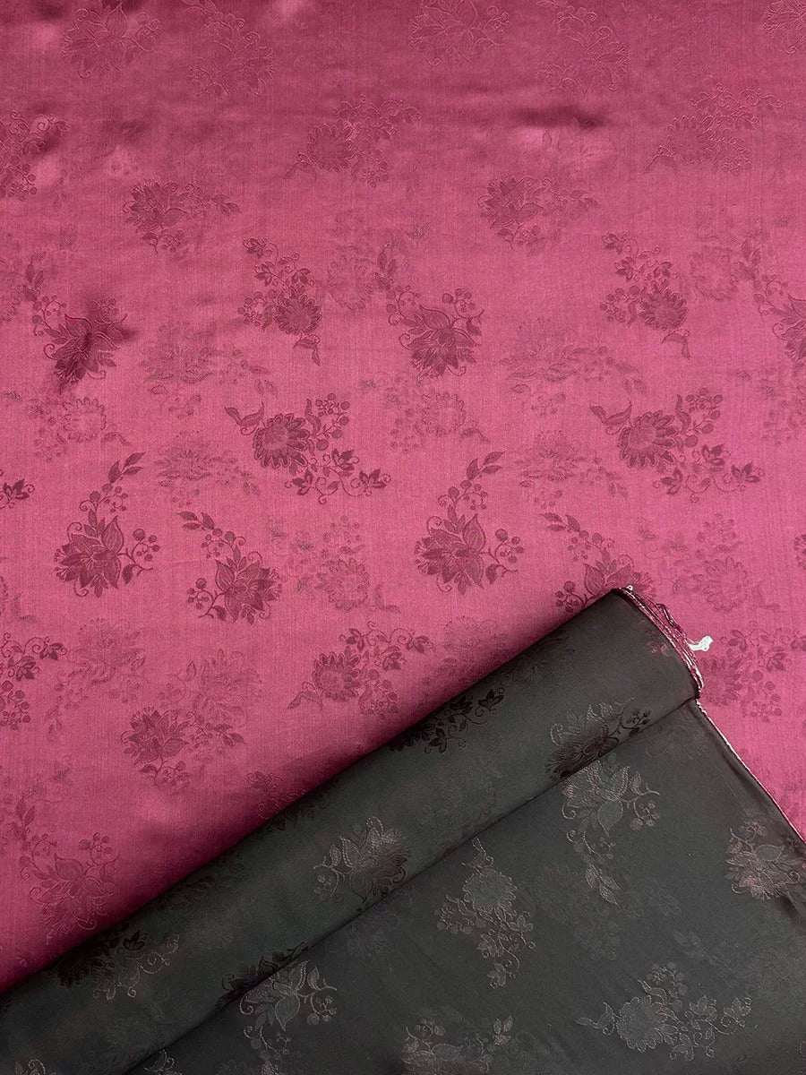 蓝底小花 Mud Silk fabric, Jacquard HUALUO, 25 momme 110cm wide by the Yard