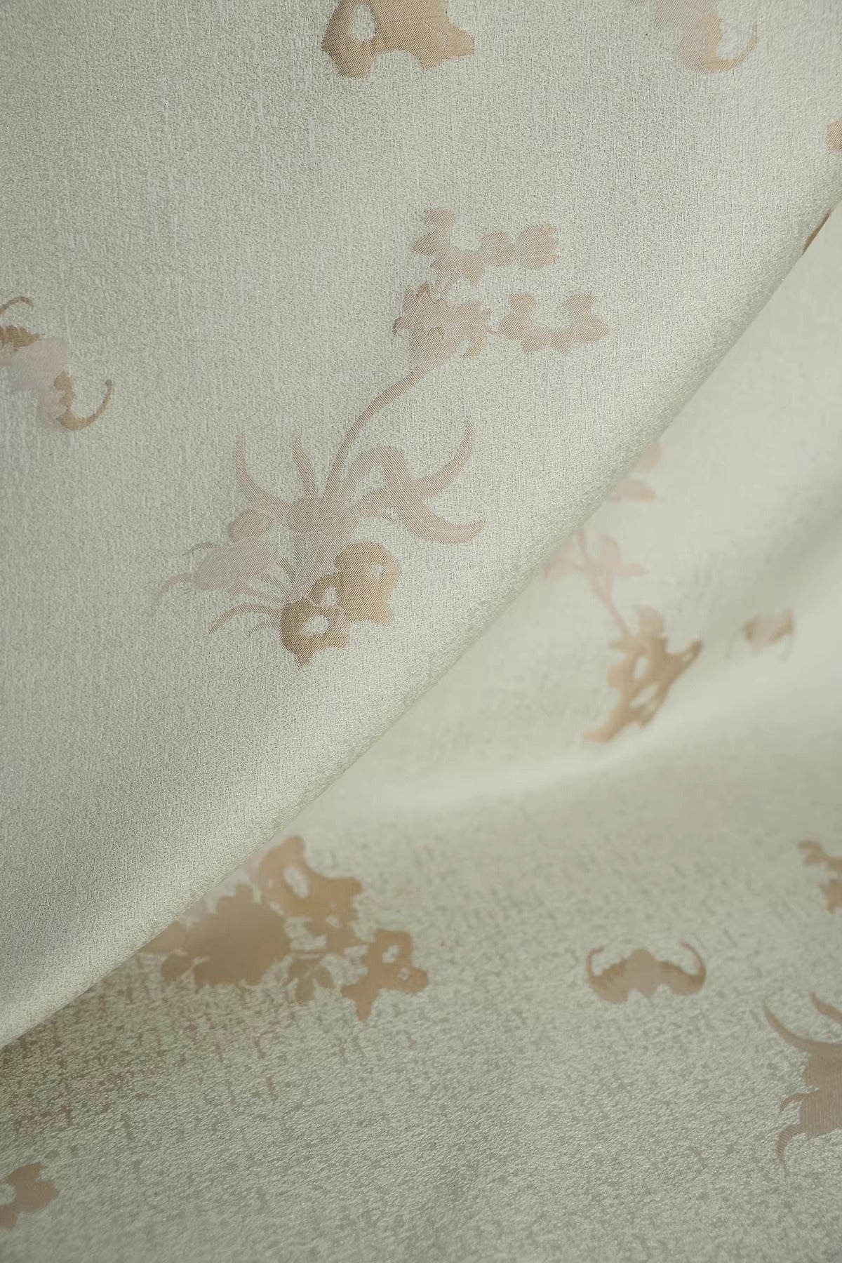 SJKSM017- Jacquard silk wool blend fabric, 41 momme ,cream yellow, 135cm wide by the yard