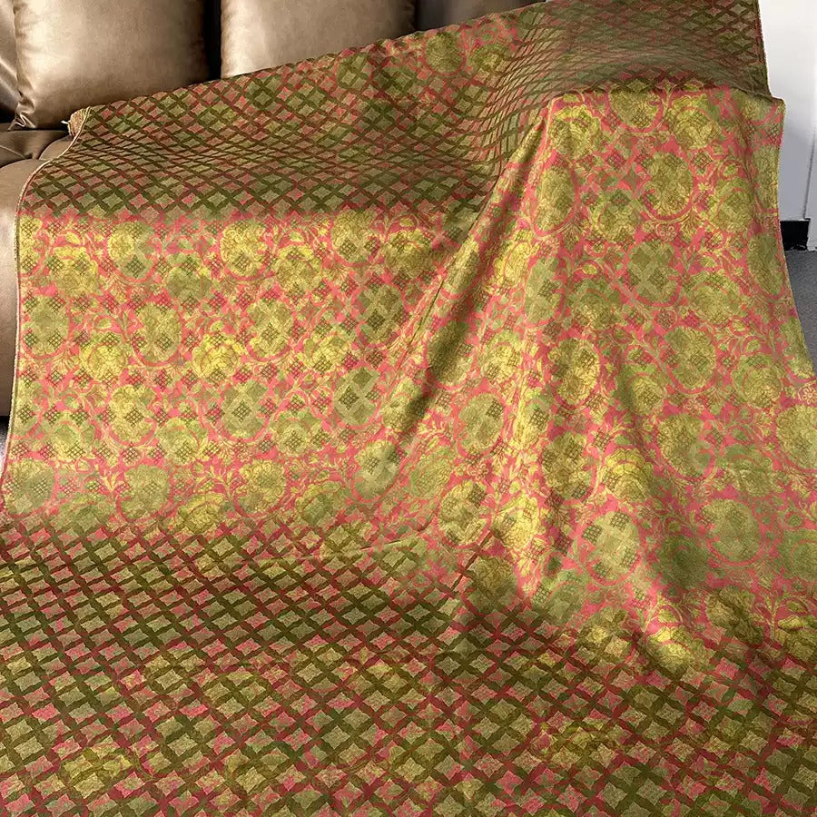油画 Mud Silk fabric, Jacquard HUALUO, 25 momme 110cm wide by the Yard