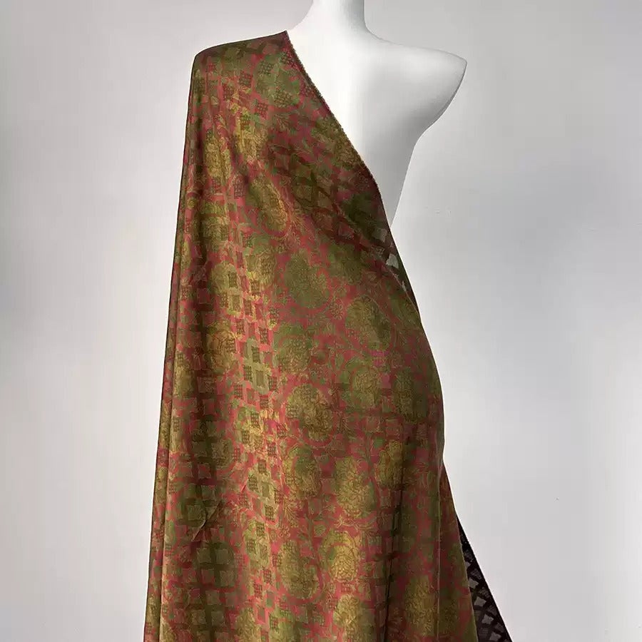 油画 Mud Silk fabric, Jacquard HUALUO, 25 momme 110cm wide by the Yard