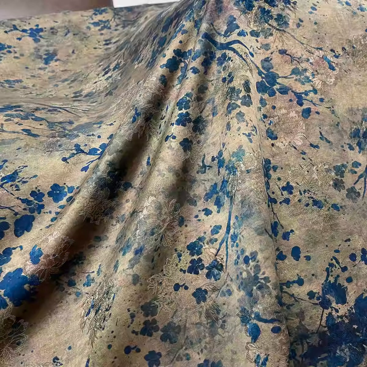 XYHYS 水墨梅花- Jacquard HUALUO Hongyunsha silk fabric, 26 momme openwork texture, 110cm by the Yard