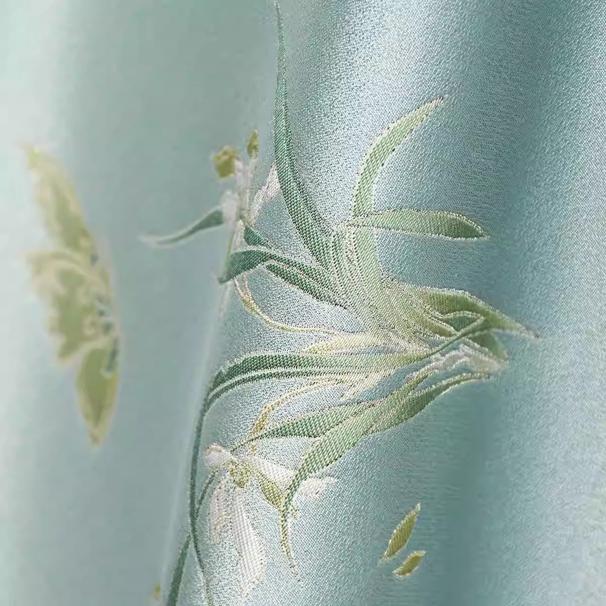 XYLDXSJ 兰花 - Gilt-Thread Song Brocade 织金宋锦, 38 momme 140cm wide by the yard