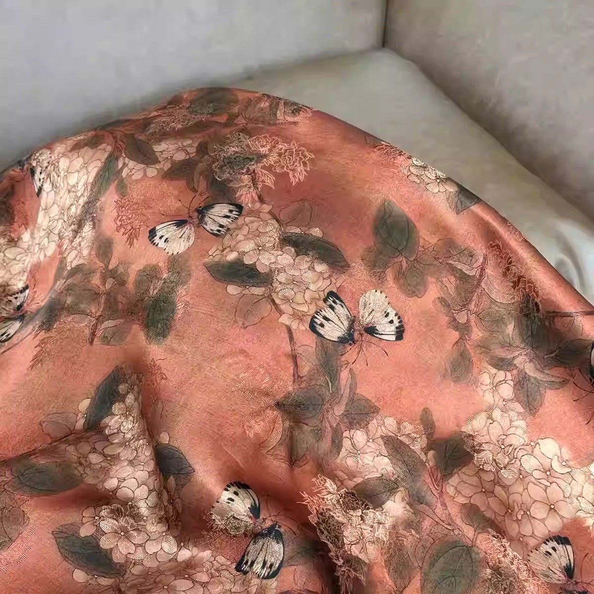 XYHYS 蝴蝶花- Jacquard HUALUO Hongyunsha silk fabric, 26 momme openwork texture, 110cm by the Yard
