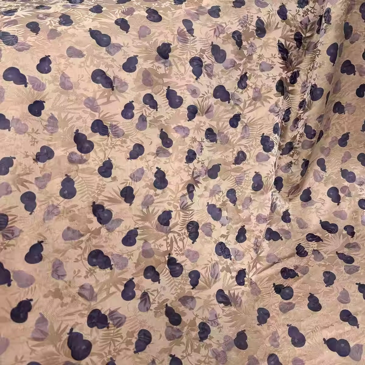 XYHYS 紫葫芦- Jacquard HUALUO Hongyunsha silk fabric, 26 momme openwork texture, 110cm by the Yard
