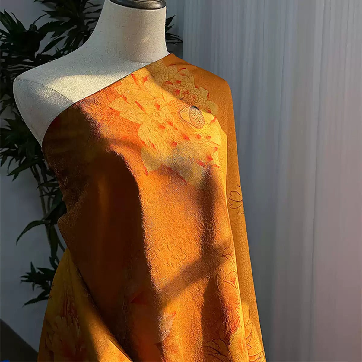 XYHKFG - Plant dyed HongYunSha Silk fabric, Openwork HUALUO, 25 momme 110cm wide by the Yard