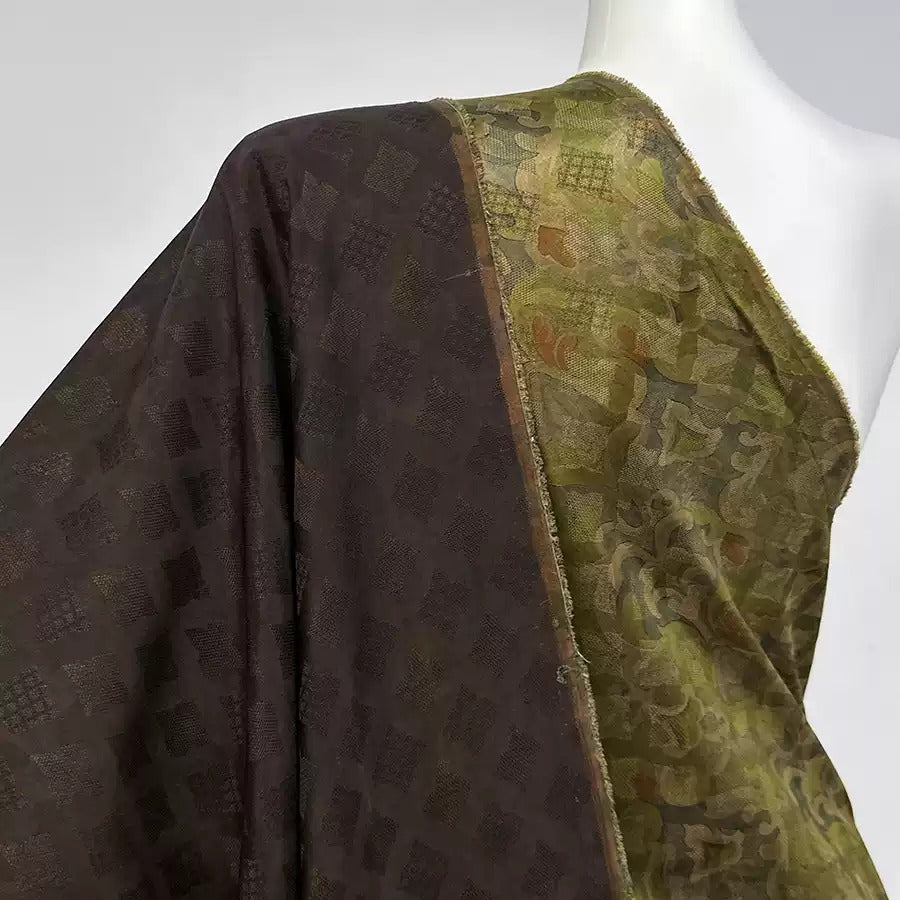 郁金香 Mud Silk fabric, Jacquard HUALUO, 25 momme 110cm wide by the Yard