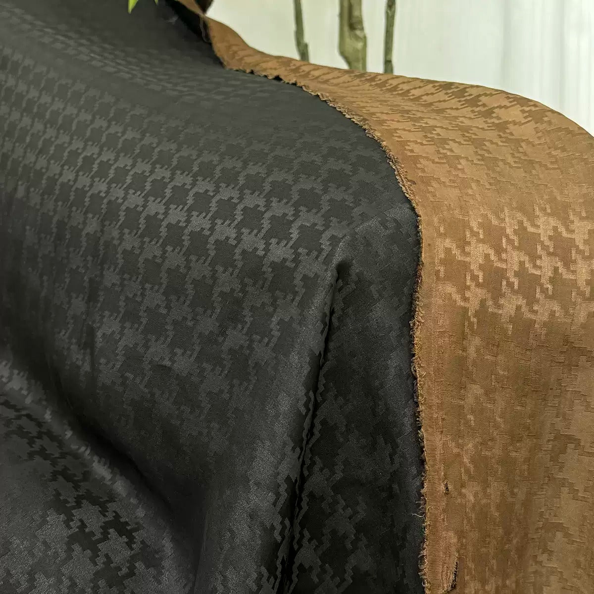 千鸟格 Mud Silk fabric, Jacquard HUALUO, 25 momme 110cm wide by the Yard