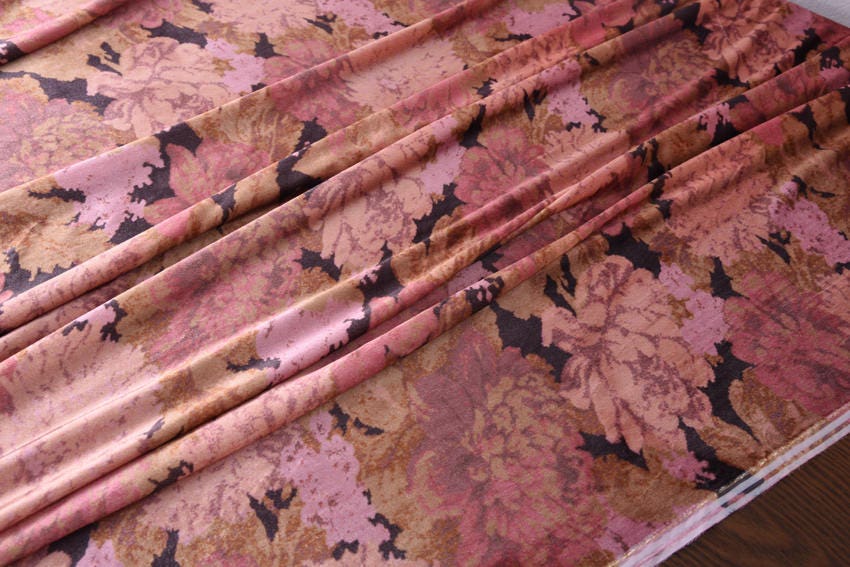 FUGMUD - 40 Momme Beautiful Soft Pinky Floral Silk Velvet Fabric 140cm wide by the yard