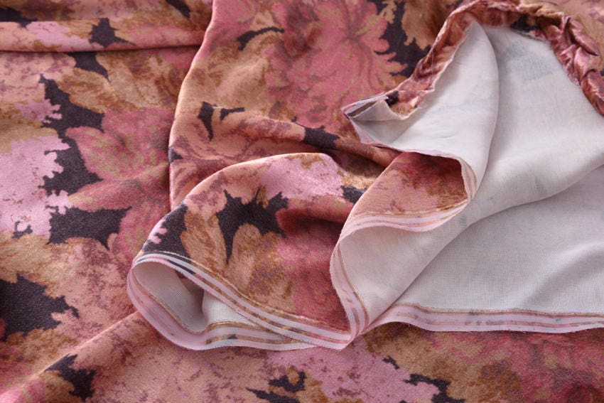 FUGMUD - 40 Momme Beautiful Soft Pinky Floral Silk Velvet Fabric 140cm wide by the yard