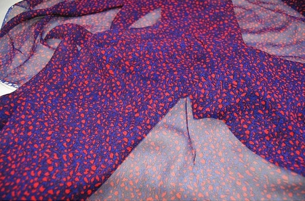 HONGSE - 8 Momme Red mixed Navy Silk Georgette Fabric - 135cm wide by the Yard
