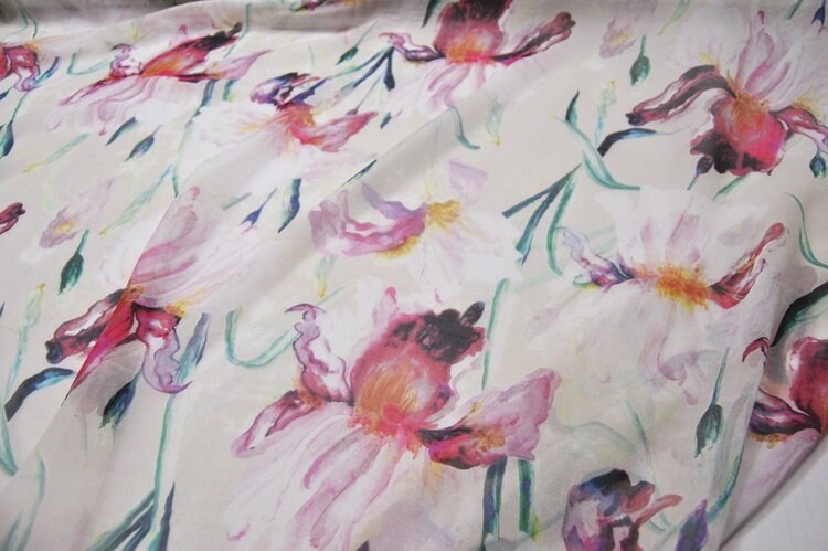 XIANYAN - 8 Momme Floral print on White Silk Georgette Fabric 140cm by the Yard