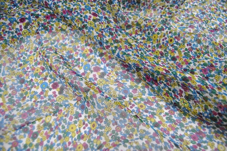 XIAOSUIHUA - 8 Momme Tiny Floral Print Crinkled Silk Georgette Fabric - 135cm wide by the Yard