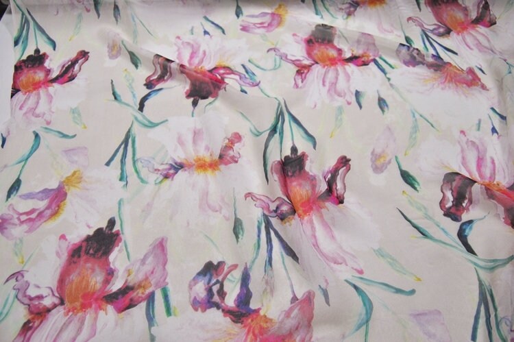 XIANYAN - 8 Momme Floral print on White Silk Georgette Fabric 140cm by the Yard