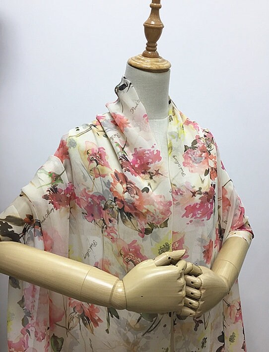 WENROU - 8 Momme Soft Pink Floral Print on White Silk Georgette Fabric - 110cm wide by the Yard
