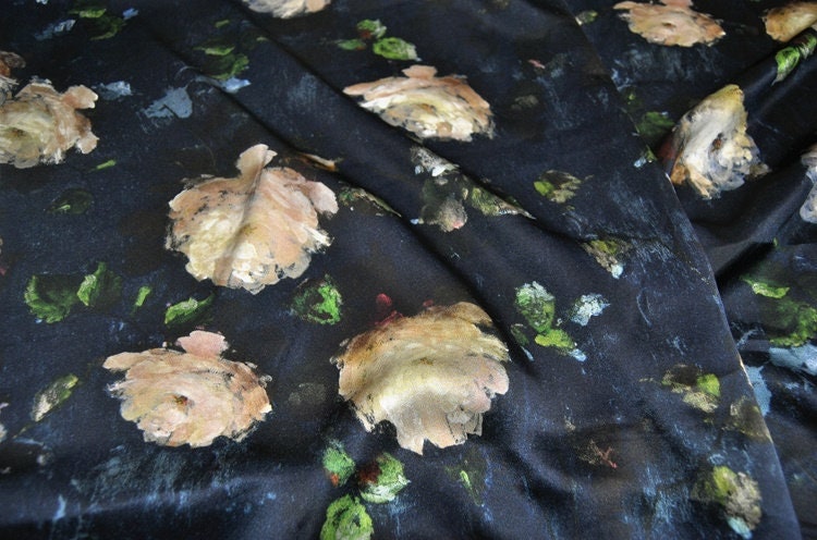 QIANGWEI - 20 momme Rose Print Charmeuse Silk Satin Fabric - 138cm wide by the Yard