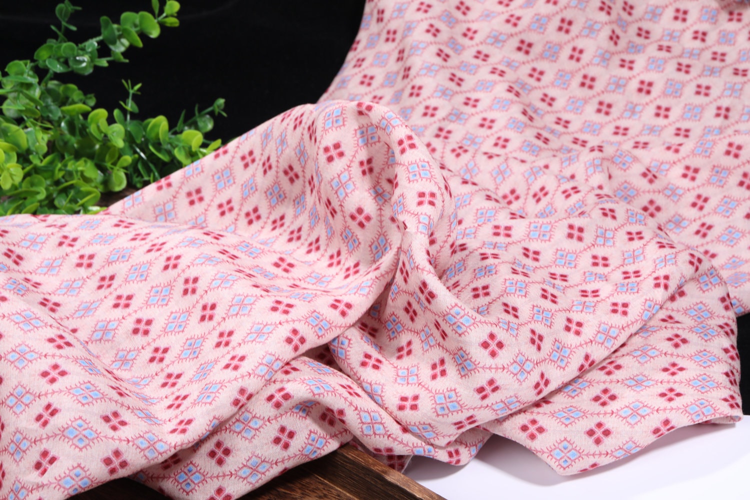 YINRONG - Digital Printing 42 Thread Count Ramie Fabric - 140cm wide by the Yard