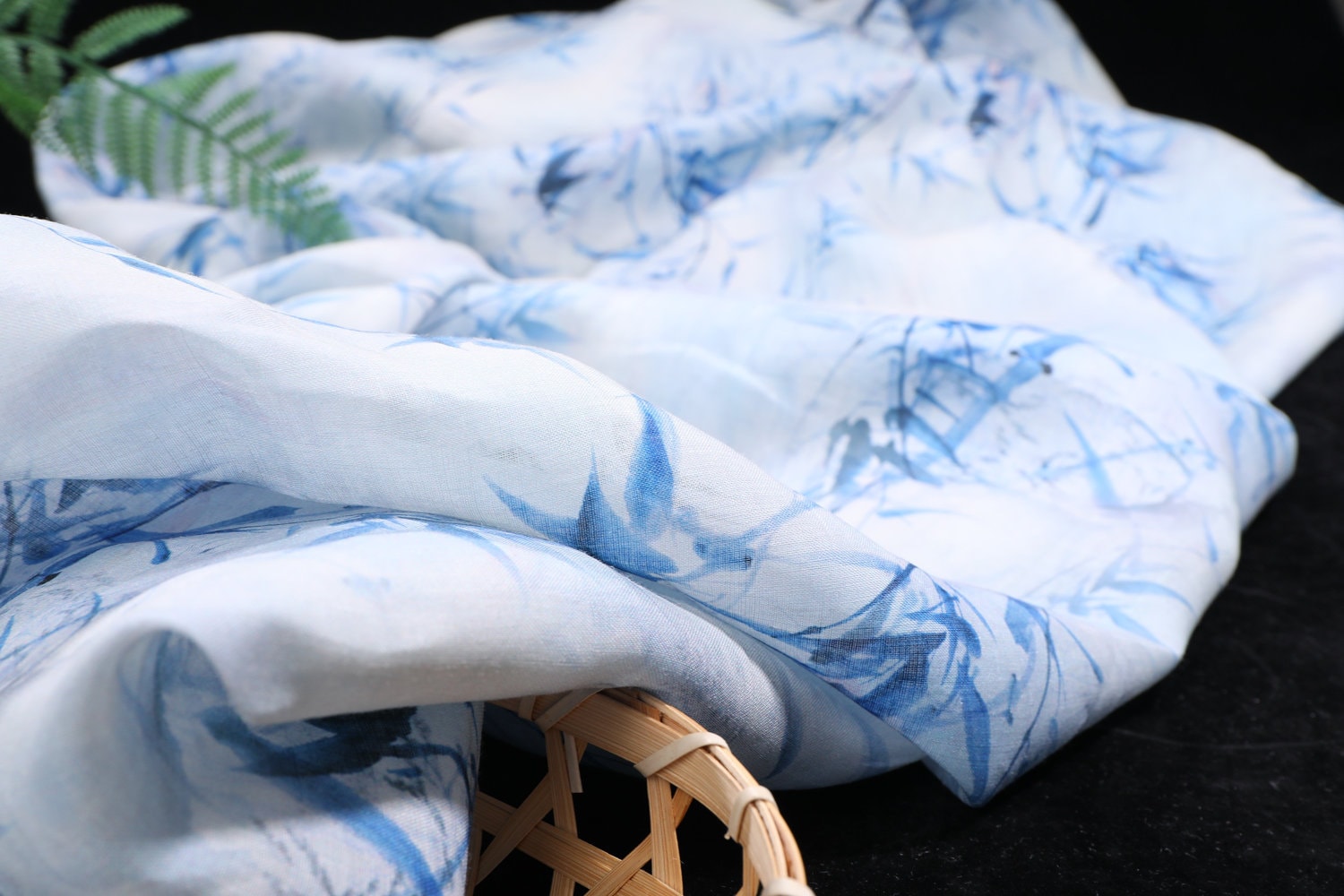 LANZHUYIN - Digital Printing 42 Thread Count Ramie Fabric - 140cm wide by the Yard