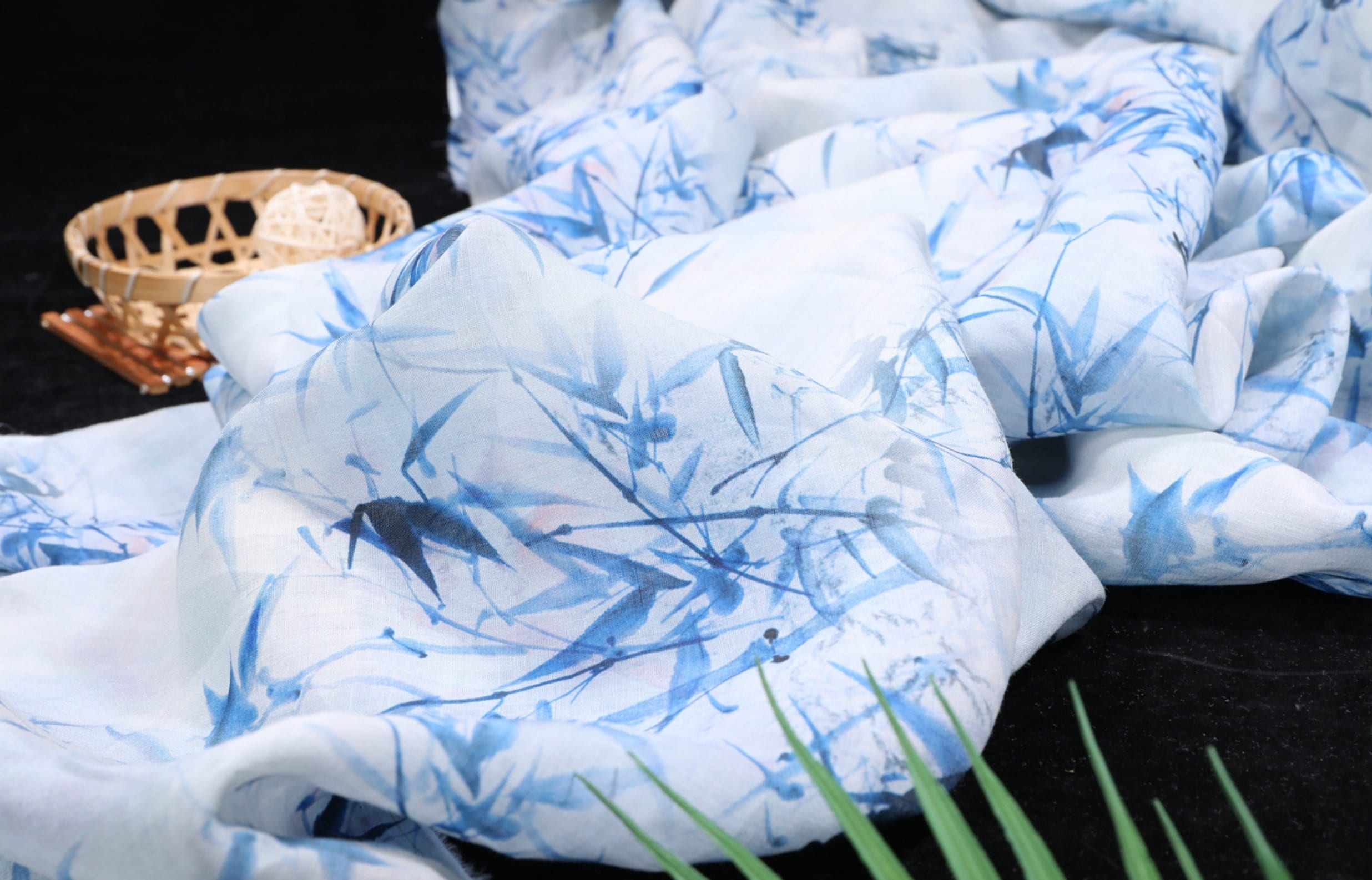 LANZHUYIN - Digital Printing 42 Thread Count Ramie Fabric - 140cm wide by the Yard