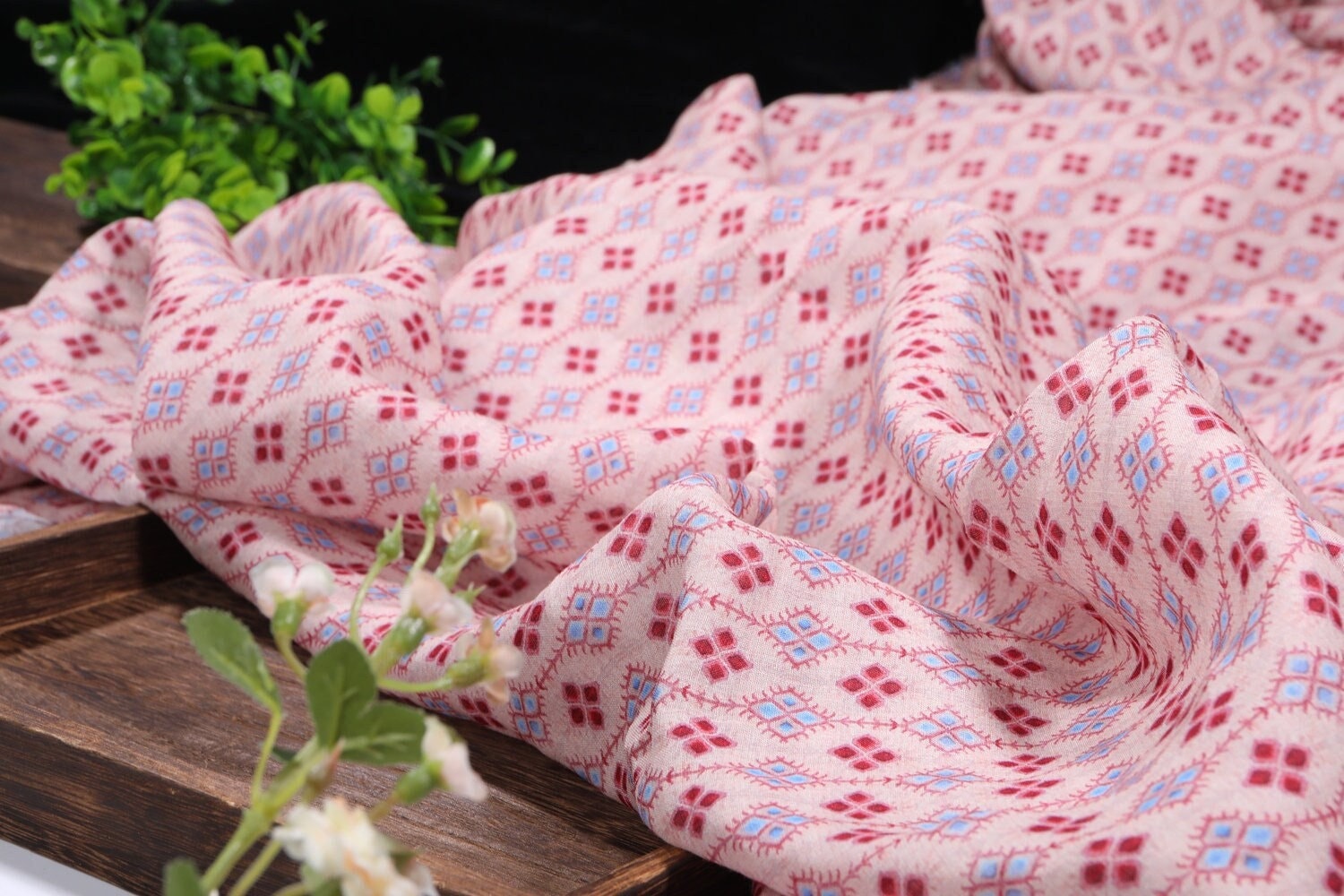 YINRONG - Digital Printing 42 Thread Count Ramie Fabric - 140cm wide by the Yard