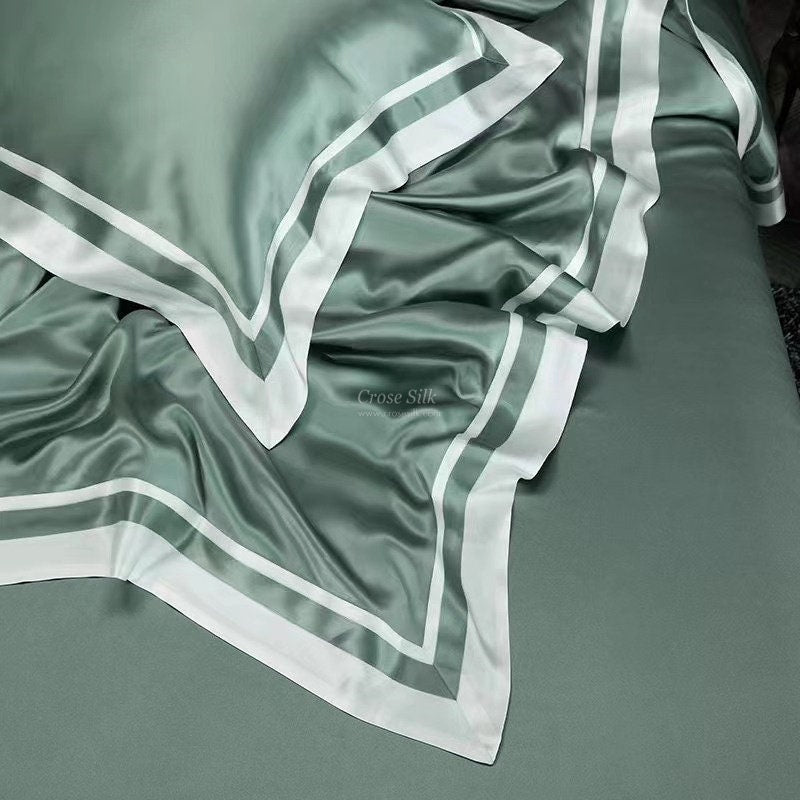 LILY PAD - 25 Momme Flying Edge Purfle Silk Bedding Set 4pcs