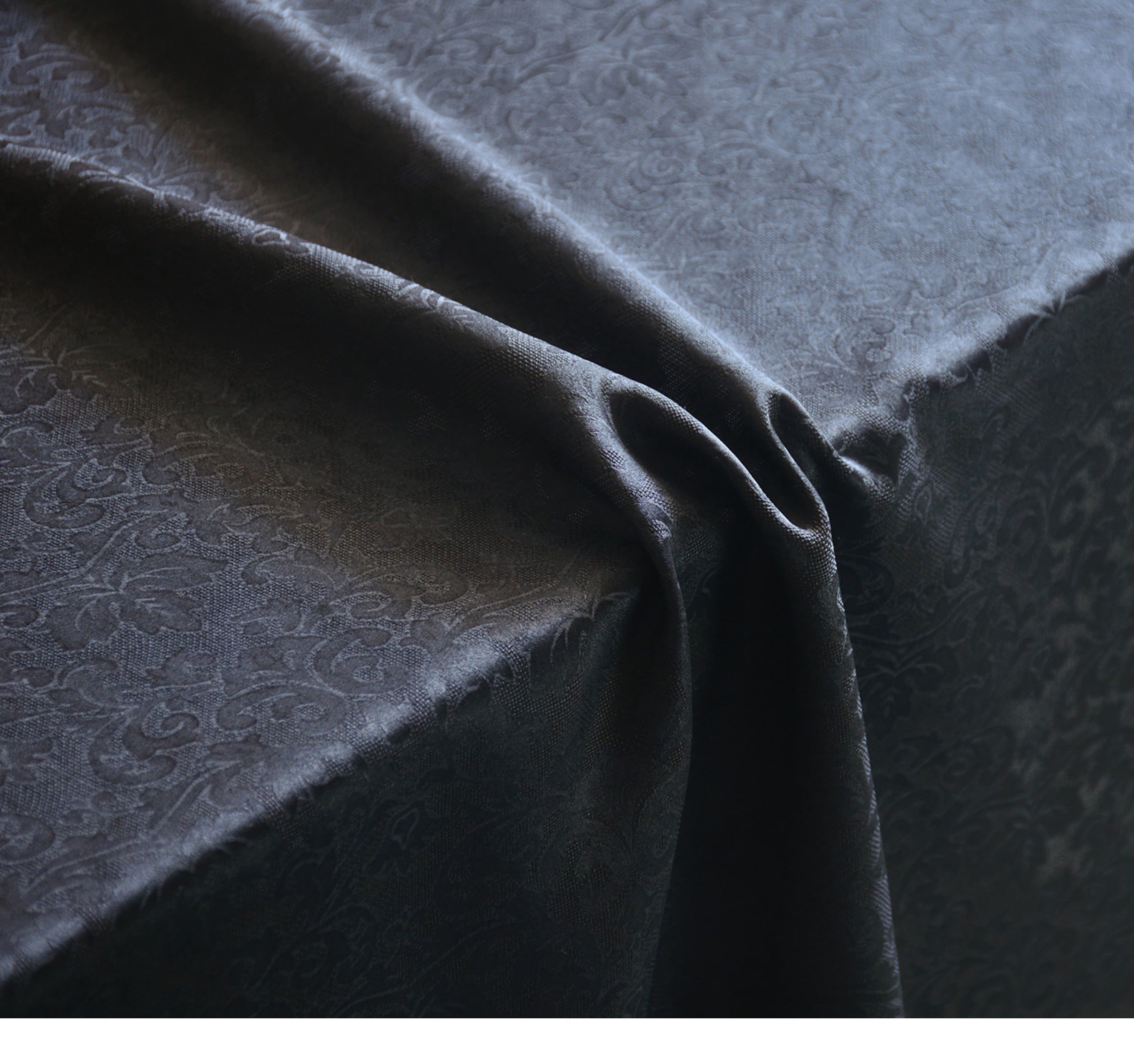 YPHYLU - Handmade 26 Momme HUALUO Jacquard Mud Silk Fabric (Openwork texture) - 110cm by the Yard