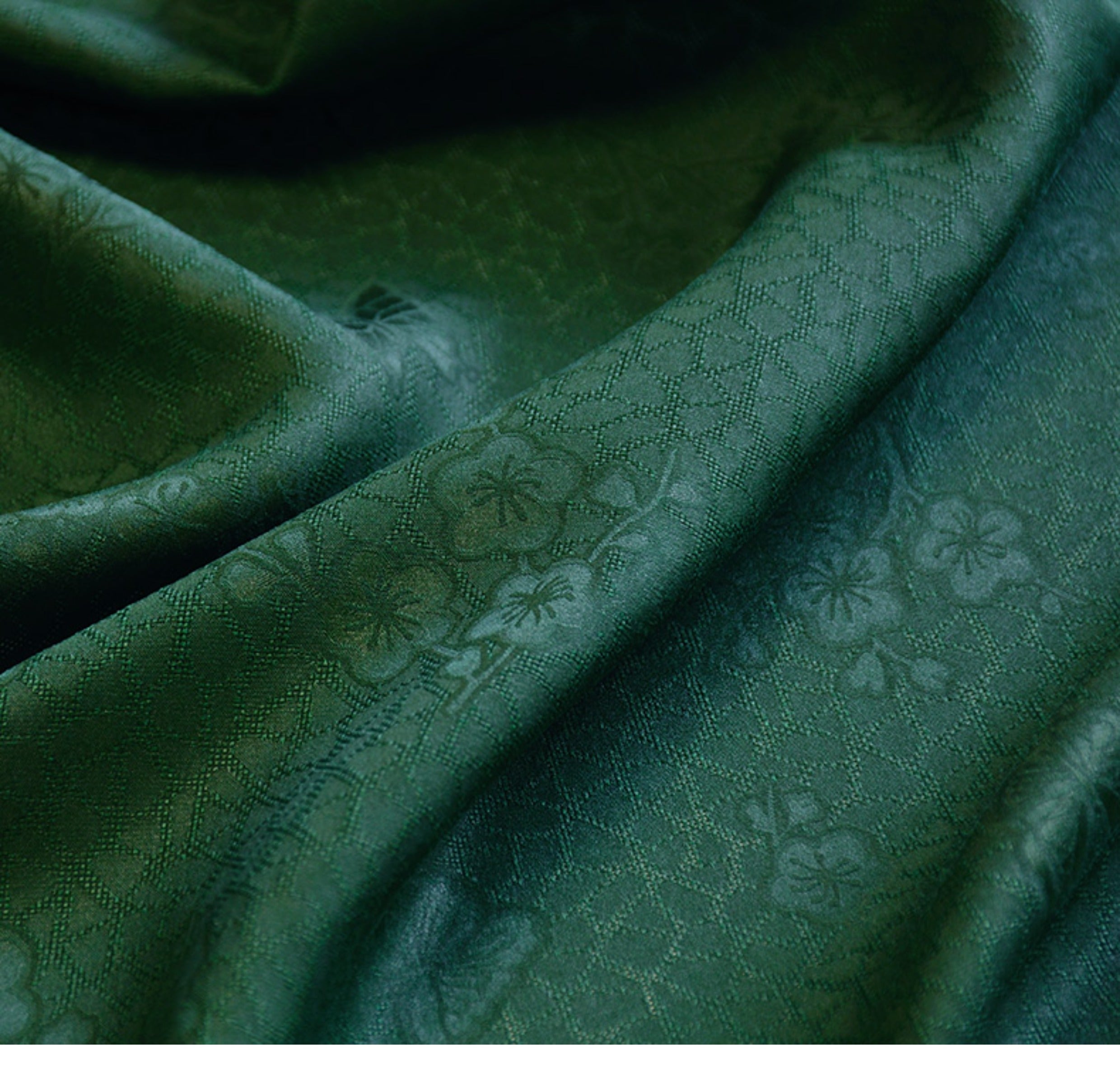 YPFCLD - Handmade 22 Momme HUALUO Jacquard Mud Silk Fabric (Openwork texture) - 114cm by the Yard (Copy)