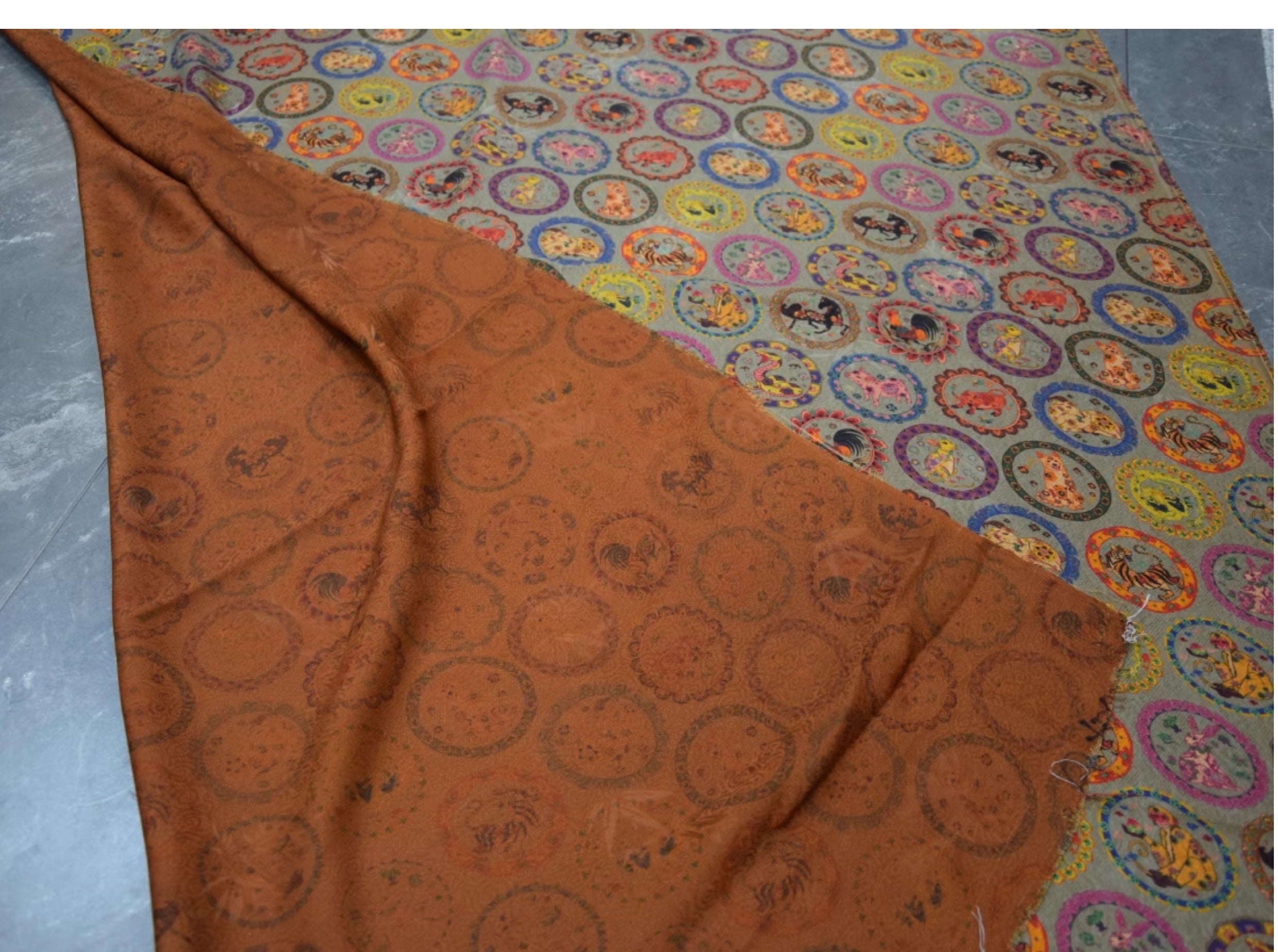 XLSXTU - Handmade 25 Momme HUALUO Jacquard Hongyunsha Mud Silk Fabric (Openwork texture) - 110cm by the Yard