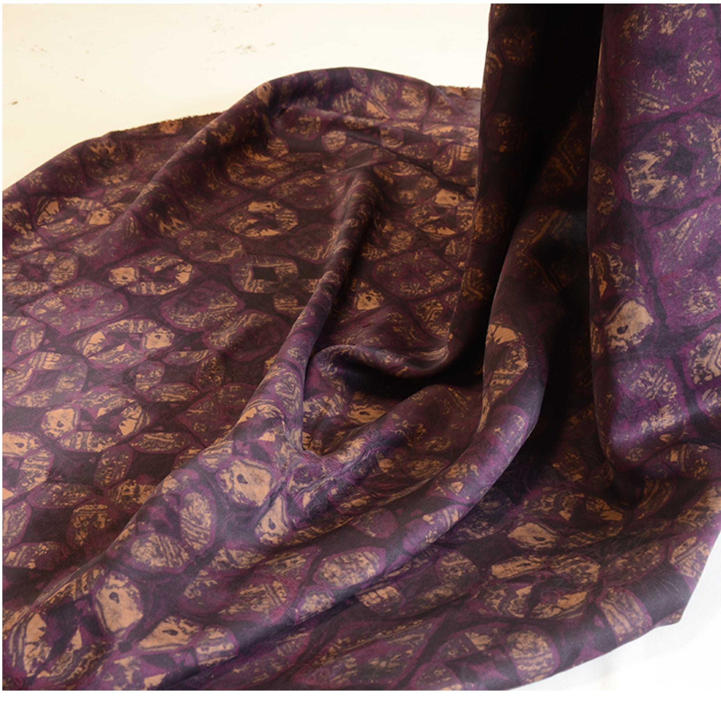 YPDYLX - Handmade 26 Momme HUALUO Jacquard Mud Silk Fabric (Openwork texture) - 138cm by the Yard