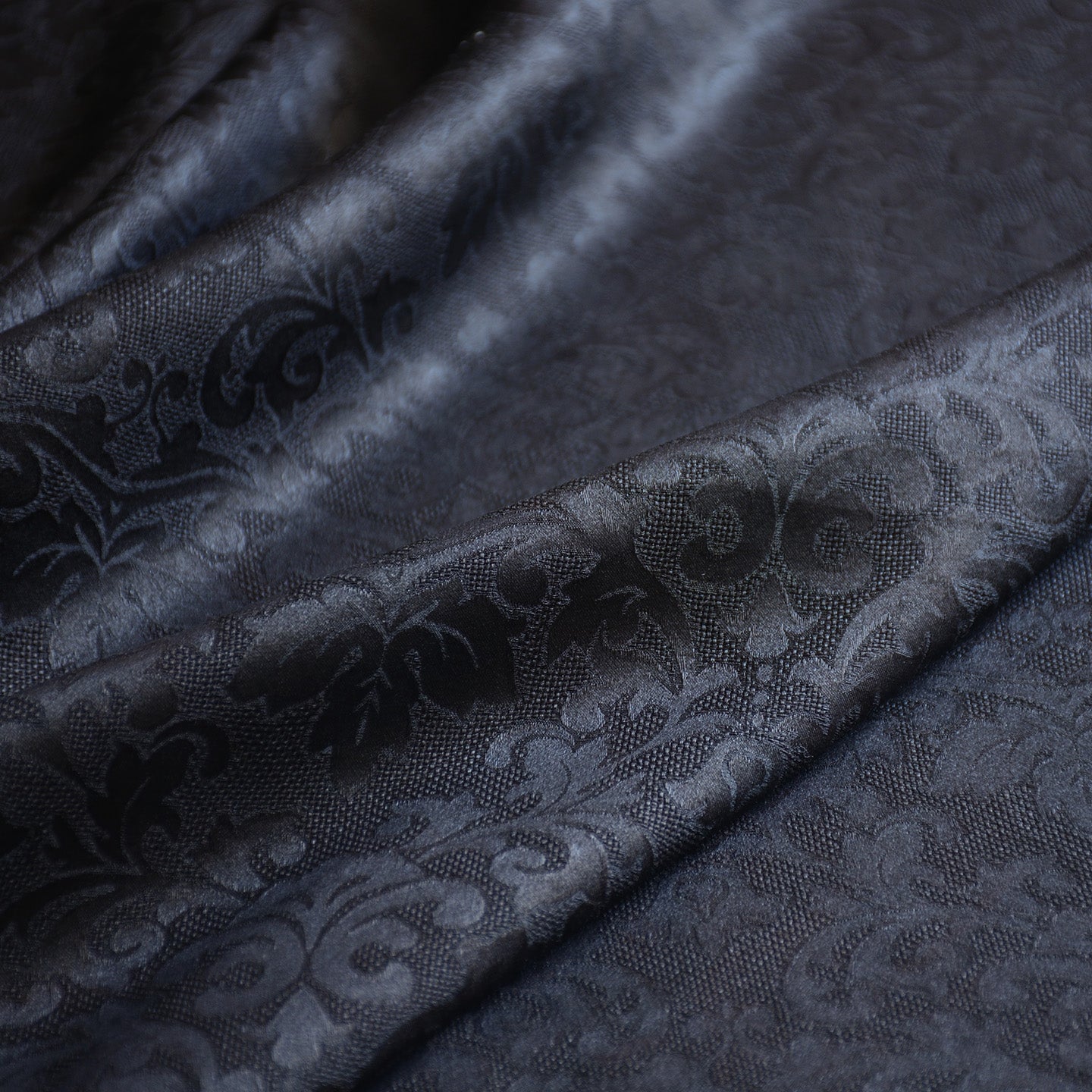 YPHYLU - Handmade 26 Momme HUALUO Jacquard Mud Silk Fabric (Openwork texture) - 110cm by the Yard