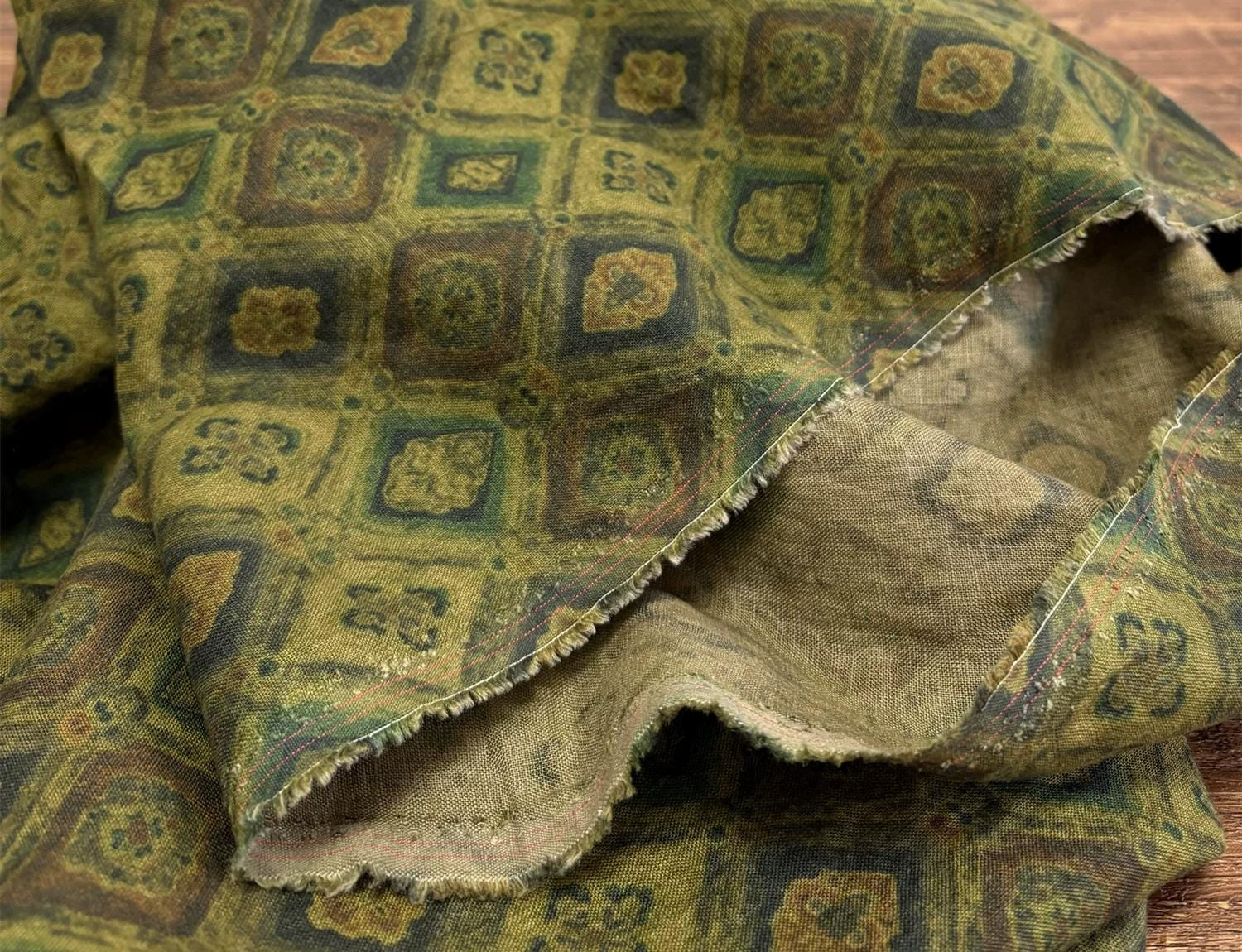 BJLVMN - 100% Linen, Vintage Style Digital Print, 200 gram 135cm wide by the Yard