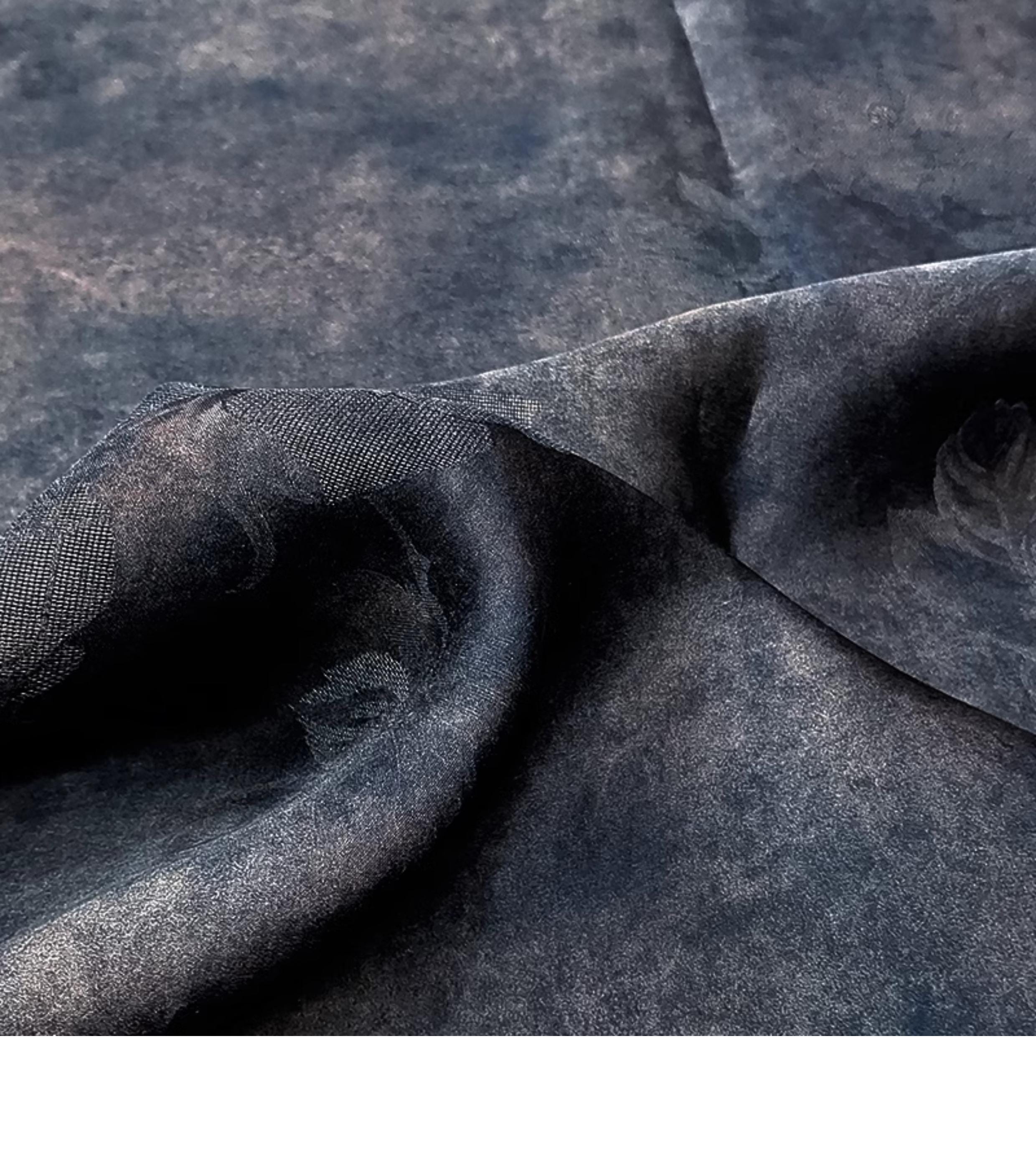 GYHLYH - Handmade 28 Momme HUALUO Jacquard Mud Silk Fabric (Openwork texture) - 112cm by the Yard