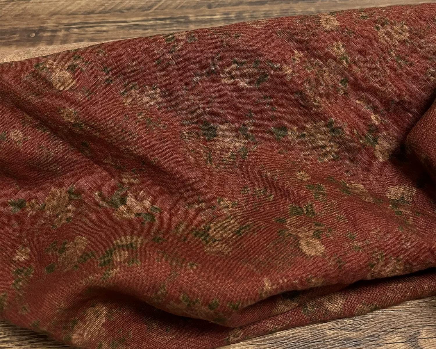 BJZAOG - 100% Linen, Vintage Style Red Floral Digital Prints, 200 gram 135cm wide by the Yard