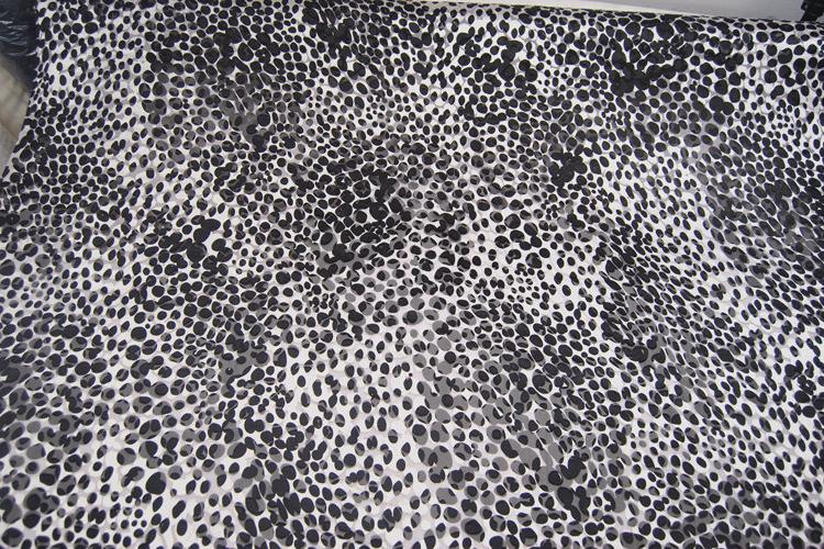 JFHDBWBX - Silk Devore Satin Fabric,  19 Momme Burnout Leopard , 138 cm Wide by the Yard