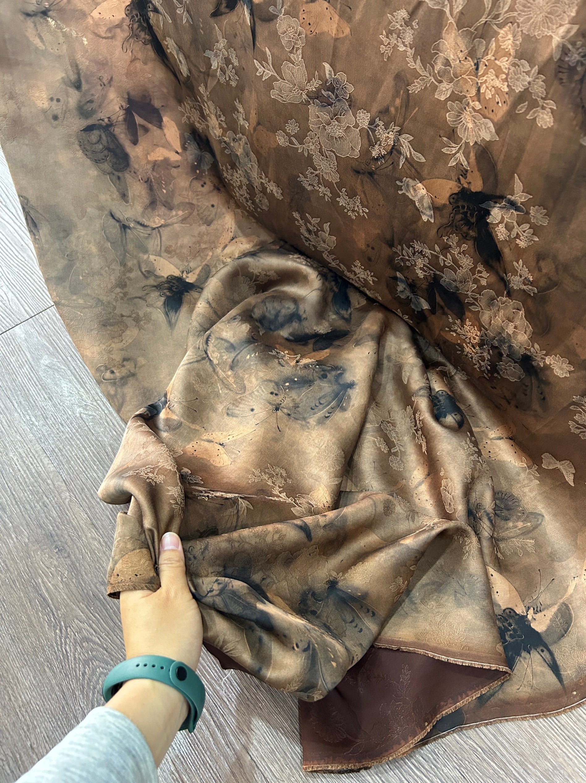 HDIO - Handmade 25 Momme HUALUO Jacquard Mud Silk Fabric (Openwork texture) - 113cm by the Yard