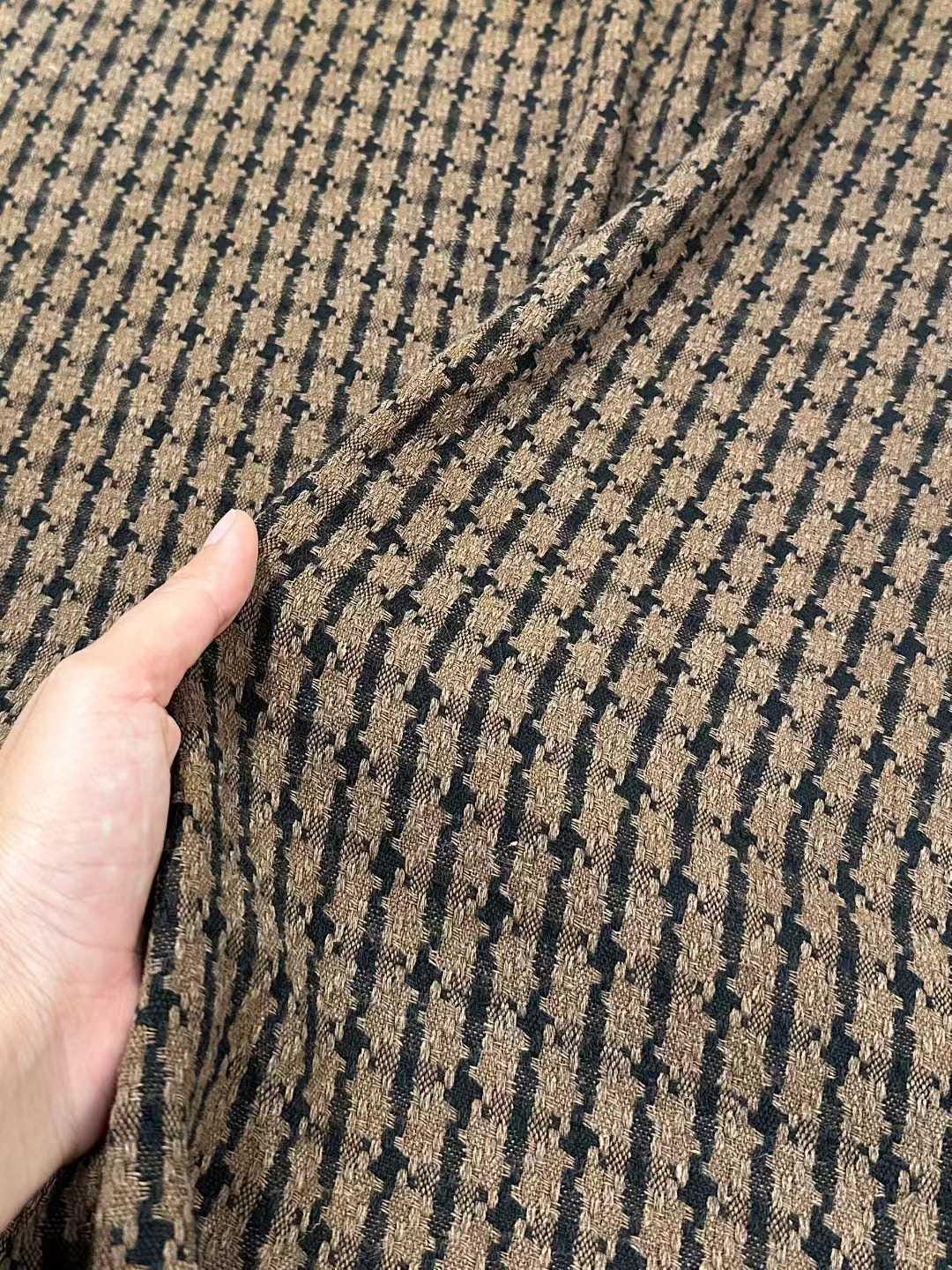 QIANOGE - 60 Momme 100% Tussah Slub Mud Silk Fabric, Coffee and Brown,100cm wide by the Yard