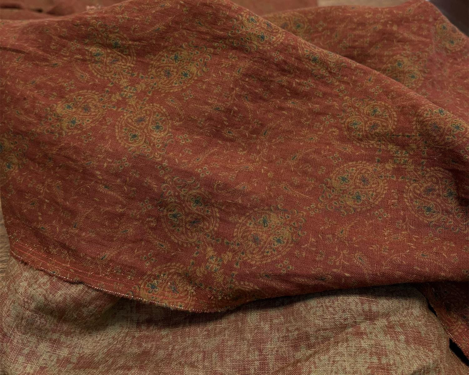 BJXUJI - 100% Linen, Vintage Red Paisley Digital Prints, 200 gram 135cm wide by the Yard