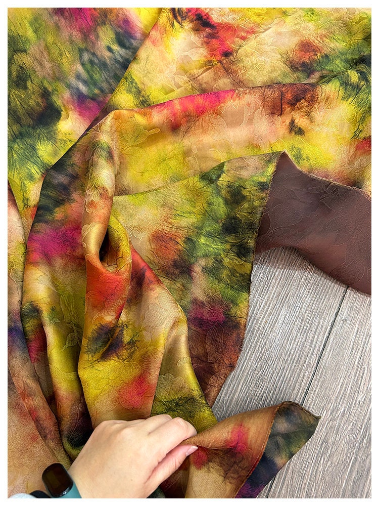 SUNRNML - Handmade 25 Momme HUALUO Jacquard Mud Silk Fabric (Openwork texture) - 113cm by the Yard