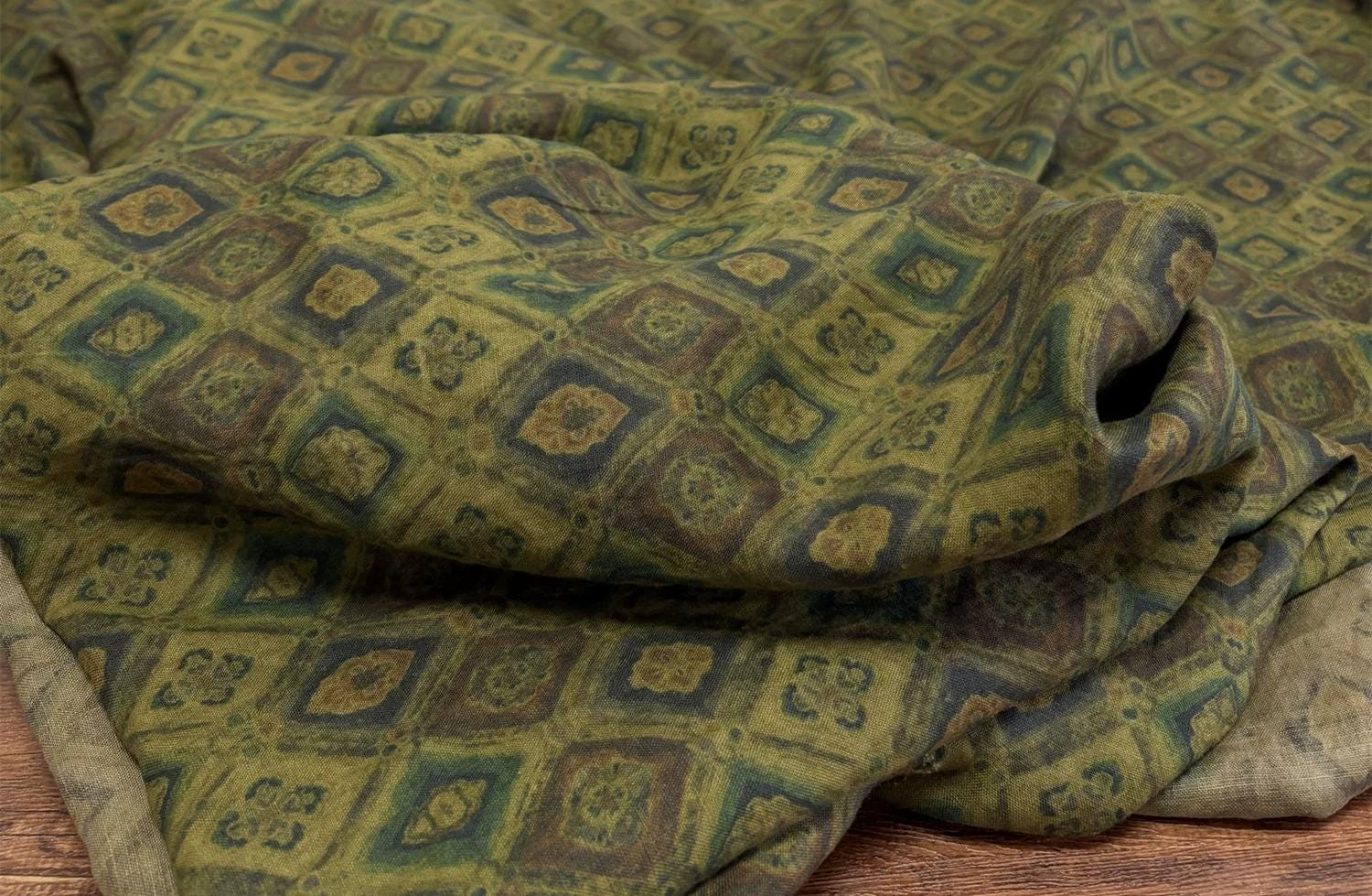 BJLVMN - 100% Linen, Vintage Style Digital Print, 200 gram 135cm wide by the Yard