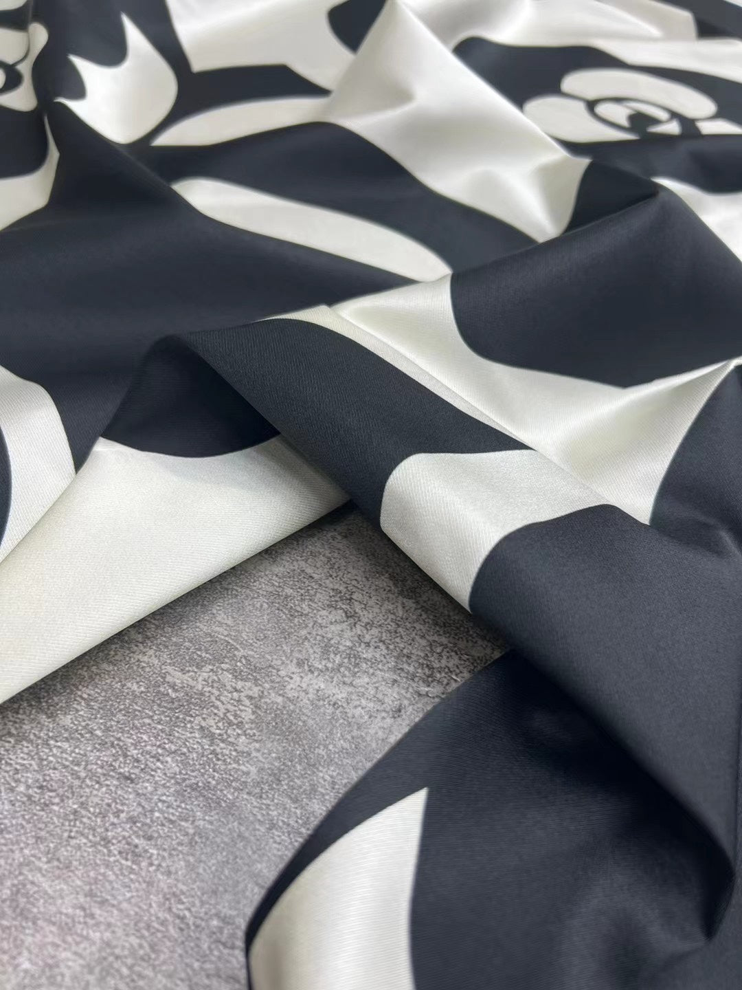 BUBBCH - 21 Momme  Black and White Camellia Digital Print Stretch Silk Satin Fabric - 140cm wide by the Yard