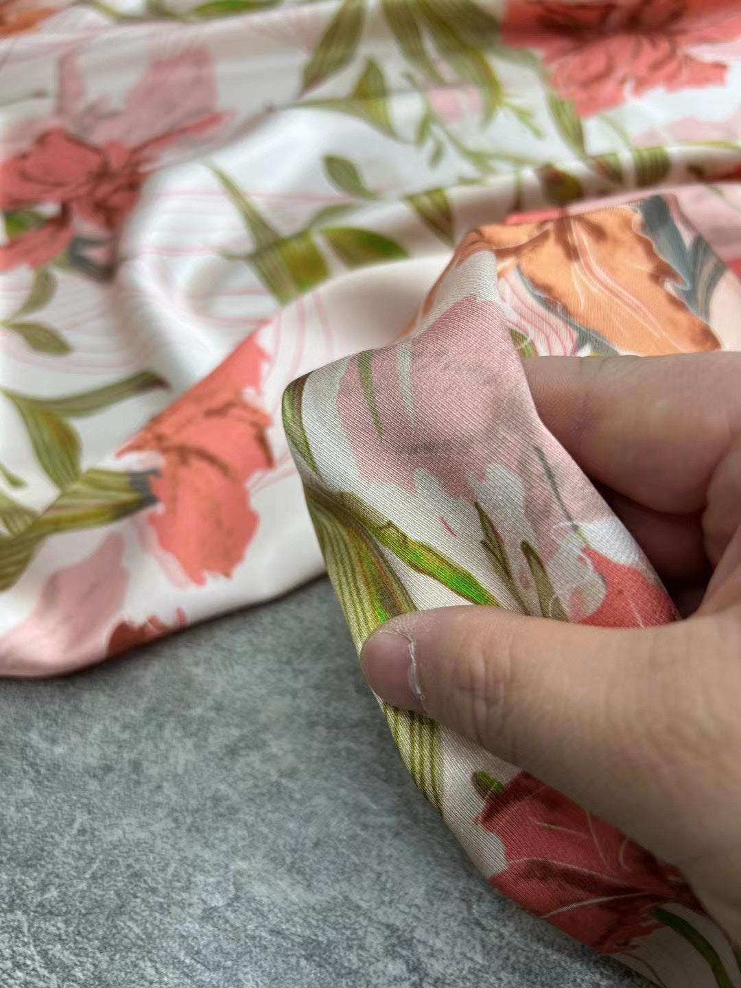 BUBFYW - 21 Momme Pink iris Digital Print Stretch Silk Satin Fabric - 140cm wide by the Yard