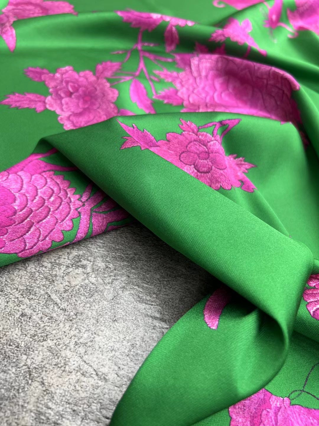 BUBFZL - 21 Momme Green and Pink Digital Print Stretch Silk Satin Fabric - 140cm wide by the Yard