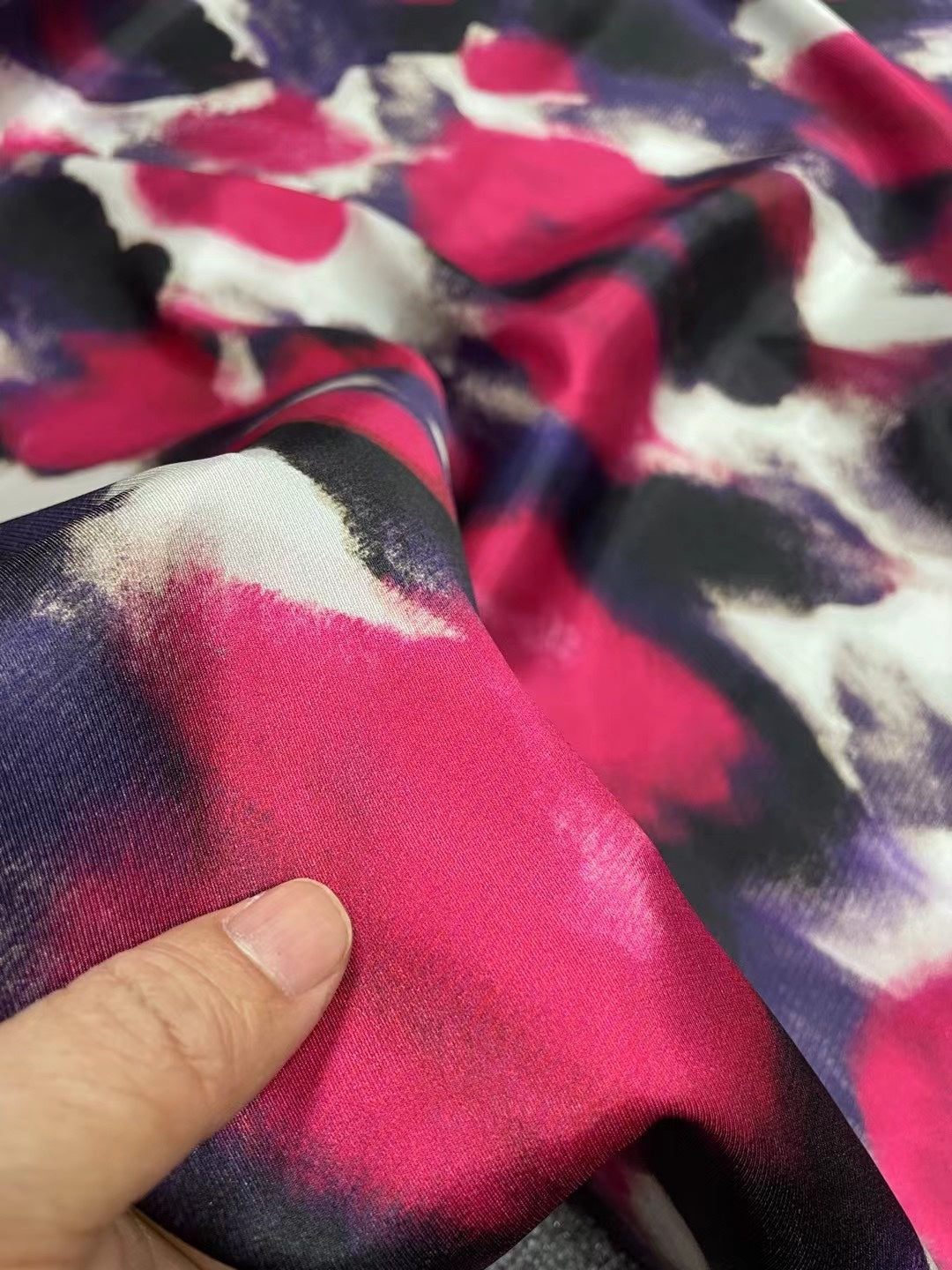 BUBHLY - 21 Momme Blooming Digital Print Stretch Silk Satin Fabric - 140cm wide by the Yard